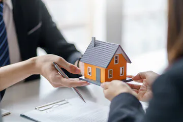 Жители соседних с Украиной регионов России активно продают жилье