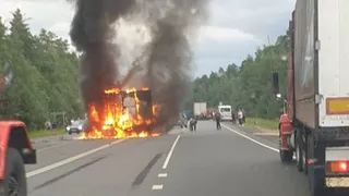 Тройное ДТП: под Рязанью Газель загорелась после столкновения с двумя автомобилями