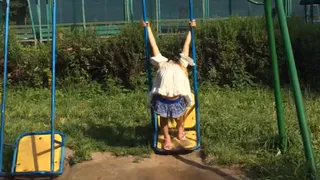 В Рязани засняли "чудо-качели": как говорится, все лучшее - детям