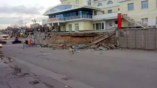 В Рязани возле здания бывшего "Полсинаута" обвалилась эстакада