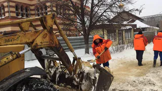 Из-за гололеда в школах ограничили занятия на свежем воздухе