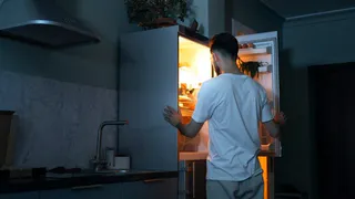 В Муроме мужчина украл 100 тысяч рублей из холодильника своего знакомого