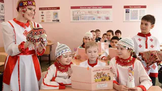 В Чебоксарах начался фестиваль молодых семей с обучением через чувашские сказки