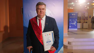 Преподаватель из Усинска стал победителем на региональном этапе конкурса «Учитель года России»