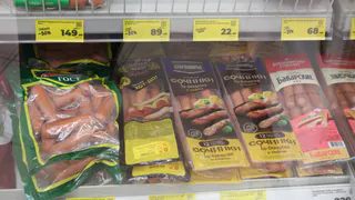 Можно смело покупать – там только чистое мясо: Роскачество назвало лучшие марки сосисок и сарделек