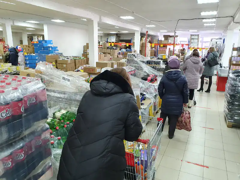 Телевизоры по 10 000 рублей в «Светофоре»: что еще можно купить — от мяса до надувных санок