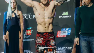 Боец из Сыктывкара "заколотил" оппонента