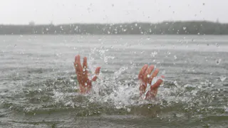 В озере Велье у села Алеканово утонул мужчина