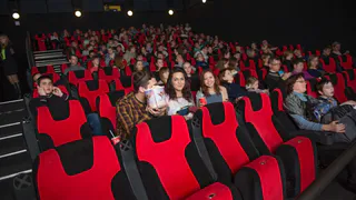 Возвращение к нормальной жизни: в России открываются кинотеатры