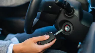 Почему и короткий, и долгий прогрев одинаково убивают двигатель – правильный способ удивит