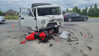 Смертельная авария в Челябинской области: мотоциклист-бесправник погиб, врезавшись в уазик