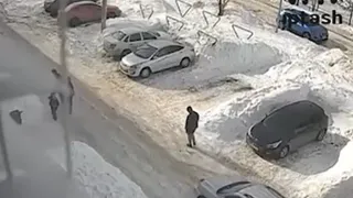 В Татарстане прохожий разбил губу подростку