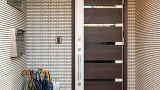 Будут выносить за счет собственников квартир: с августа запретят двери в подъездах