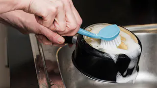 Популярные моющие средства можно выбросить: вот какие марки эксперты Роскачества назвали лучшими