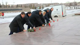 В Магнитогорске почтили память павших бойцов в День Неизвестного Солдата