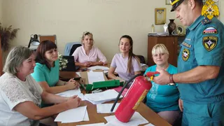 В Дубровском районе спасатели проверили пожарную безопасность на избирательных участках