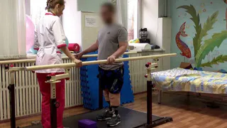 Во Владимирской области бойцу СВО помогают заново учиться ходить