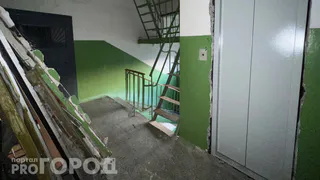 Ребенка в Челябинске чуть не придавил лифт