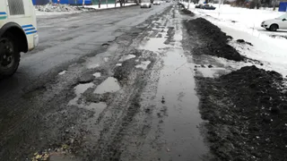 Рязанцам сообщили об опасных ямах по дороге в Солотчу