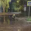 Коммунальщики Сыктывкара устраняют последствия вечерней грозы 