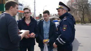 Рязанским водителям раздавали мочалки в надежде на то, что они будут содержать машины в чистоте