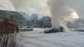 В Коми ликвидировали два пожара: в столице горела иномарка, в Ухте — квартира
