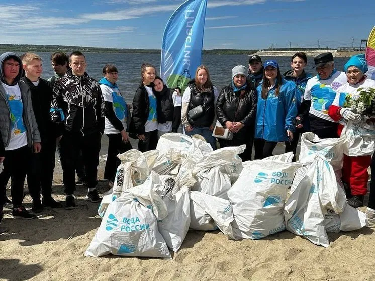 Звезда «Уральских пельменей» присоединилась к челябинскому субботнику