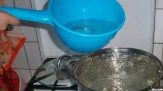 Когда вернут горячую воду? Срок подачи в некоторых районах наступил, но воды все еще нет