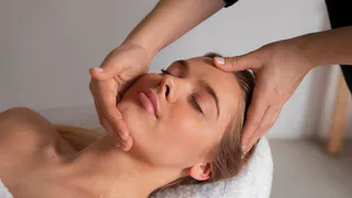 Брыли на лице: 4 типа «бульдожьих щек» - как их устранить и подтянуть лицо