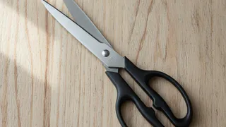 Как наточить ножницы дома: легкий и безопасный способ без специальных инструментов