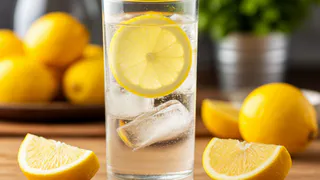 Какую пользу приносит употребление воды с лимоном: в чем настоящая идея напитка