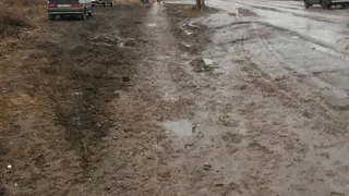 Дойти до остановки - рязанцы с трудом преодолевают полосу препятствий из грязи