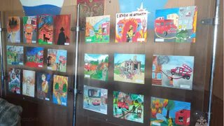 В пожарной части Кольчугино открылась выставка детского рисунка