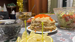 Чтобы привлечь удачу Огненной Лошади, необходимо поставить на новогодний стол-2026 это