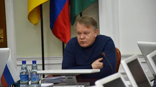 Александр Басенко поручил ликвидировать скопления воды в городе до холодов