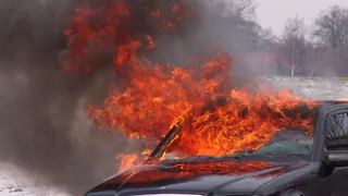 Бомбануло. Мужчина сжег машину рязанки из-за дорожной ссоры