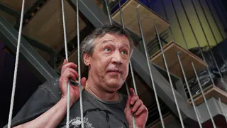 Ефремов в тюрьме остался без зубов