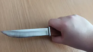 Владимирец во время застолья пырнул ножом заступившегося за девушку мужчину