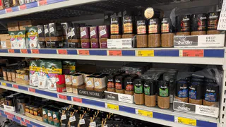 Не вздумайте пить эту коричневую гадость: Роскачество назвал бренды кофе, которые нельзя покупать даже по скидке