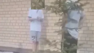 В Рязани ребенок выкинул с общего балкона шину