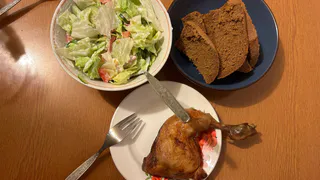 Турист зашел в деревенскую столовую в Беларуси: но деревня «не простая», а «золотая» - в нее платный вход