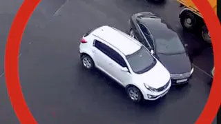 Неудачное перестроение - в центре Рязани столкнулись две иномарки