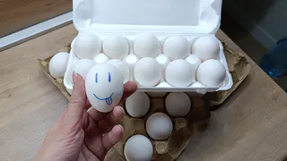 Вареные яйца нельзя заливать холодной водой - запомните раз и навсегда. Вот как правильно остужать