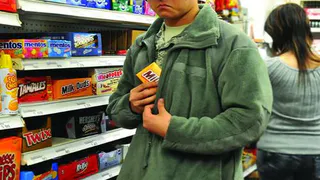 Дожили: россияне стали чаще воровать в магазинах