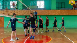 В Брянской области сотрудники МЧС заняли 3 место по волейболу