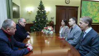 Отличившемуся на СВО пензенцу губернатор Мельниченко вручил медаль