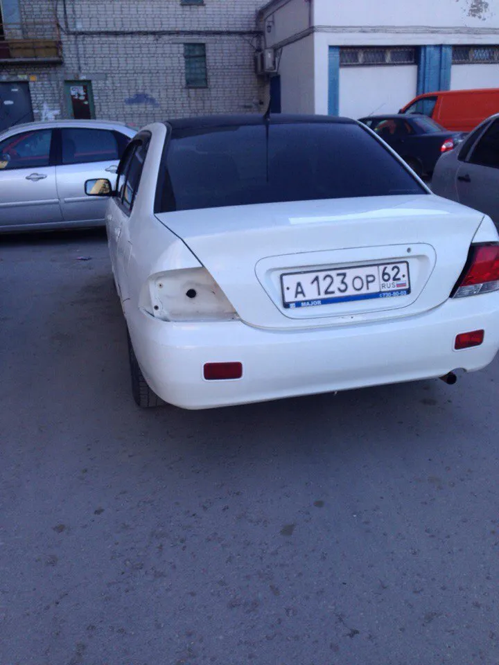 С машин рязанских автолюбителей выдирают фары