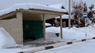 Снежные горы на остановках: меленковских дорожников заставили навести порядок