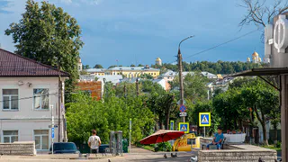 Михаил Делягин предупреждает: в августе рубль может обесцениться - чем это грозит нам