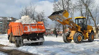 Из Нижнекамска вывезли 9415 кубометров снега